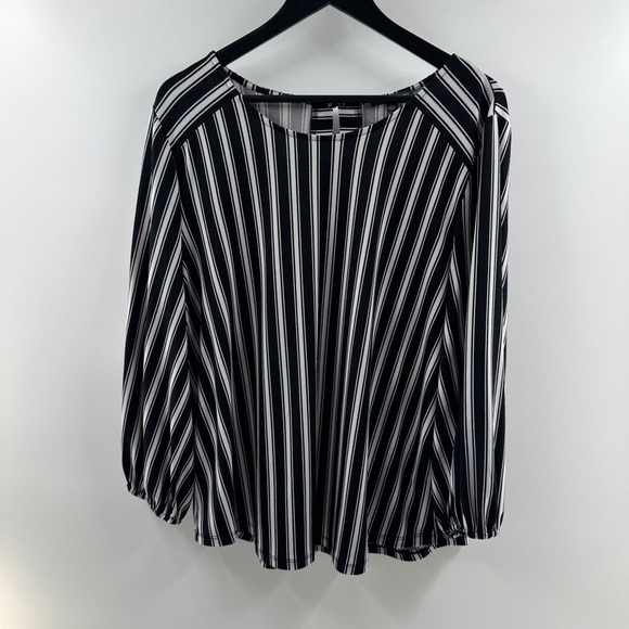 Adrianna Papell Tops - Adrianna Papell Black and White Long Sleeve Top Size XL Business Casual